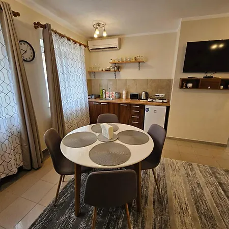 아파트 Prenociste Lana 2 *