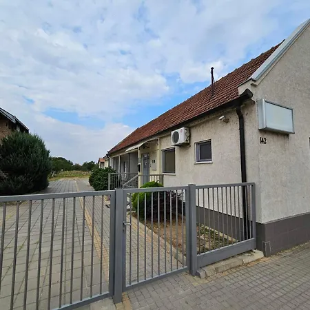 公寓 Prenociste Lana 2 Novi Banovci